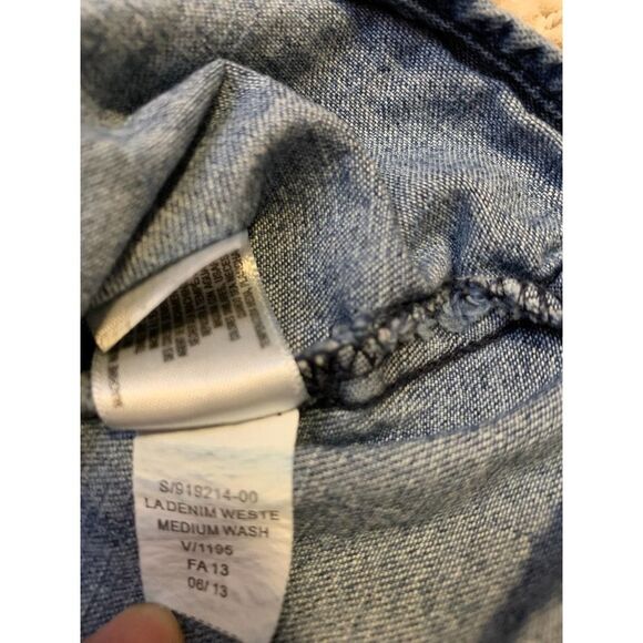 Old Navy Womens Denim Jean Jacket XS Petite EUC - Picture 8 of 12